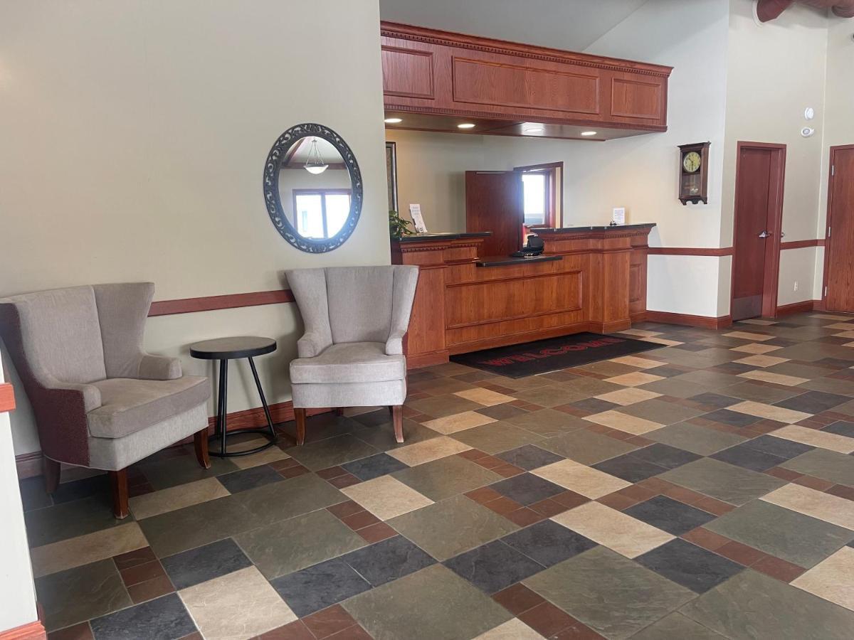 The Patch Lodge Warroad Экстерьер фото
