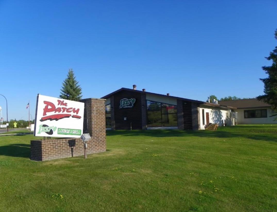 The Patch Lodge Warroad Экстерьер фото