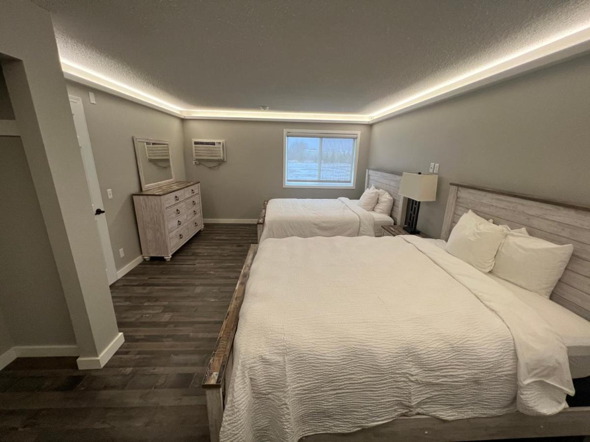 The Patch Lodge Warroad Экстерьер фото