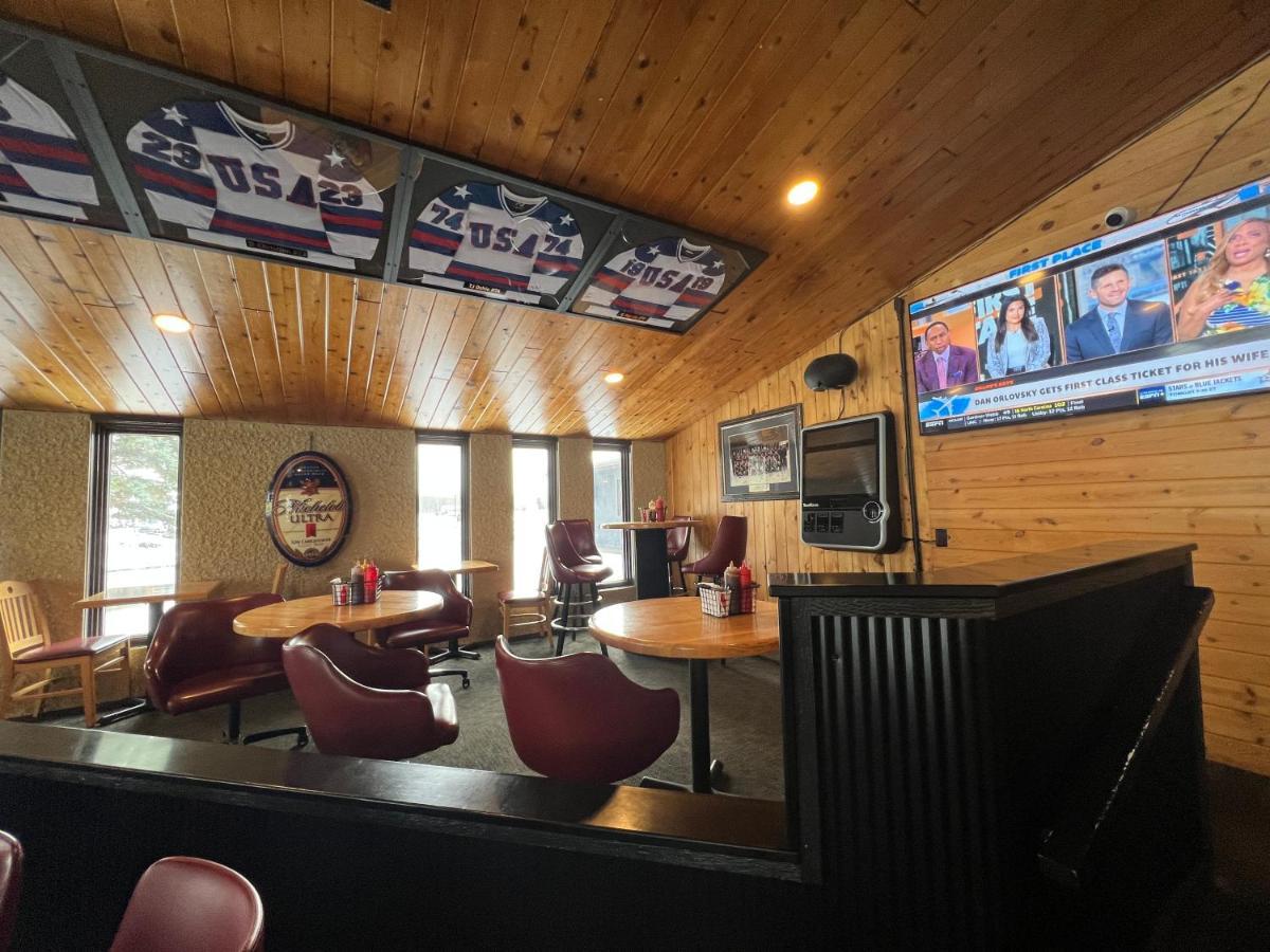 The Patch Lodge Warroad Экстерьер фото