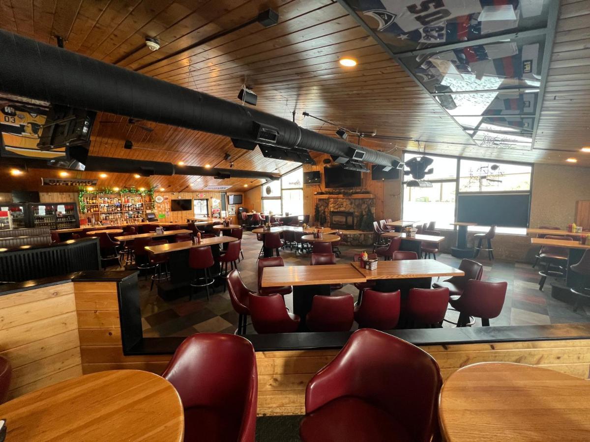 The Patch Lodge Warroad Экстерьер фото