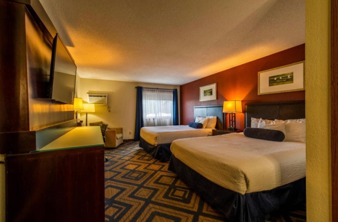 The Patch Lodge Warroad Экстерьер фото